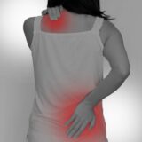 肩こりや腰痛につながる反り腰の原因と改善のための体操6選