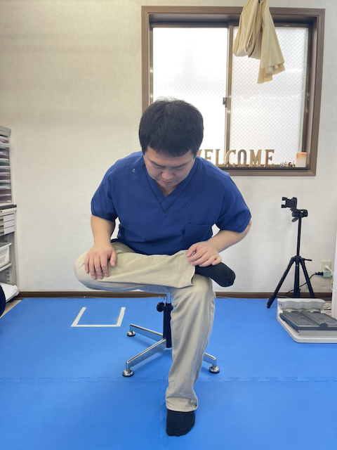 骨盤前傾を引き出しやすくする臀筋群のストレッチ