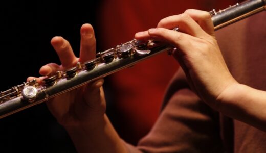 【フルートの肩こり・腰痛】原因は「ねじれ」？解剖学に基づく正しい姿勢と3つの改善策